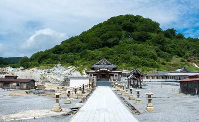 ＜恐山＞